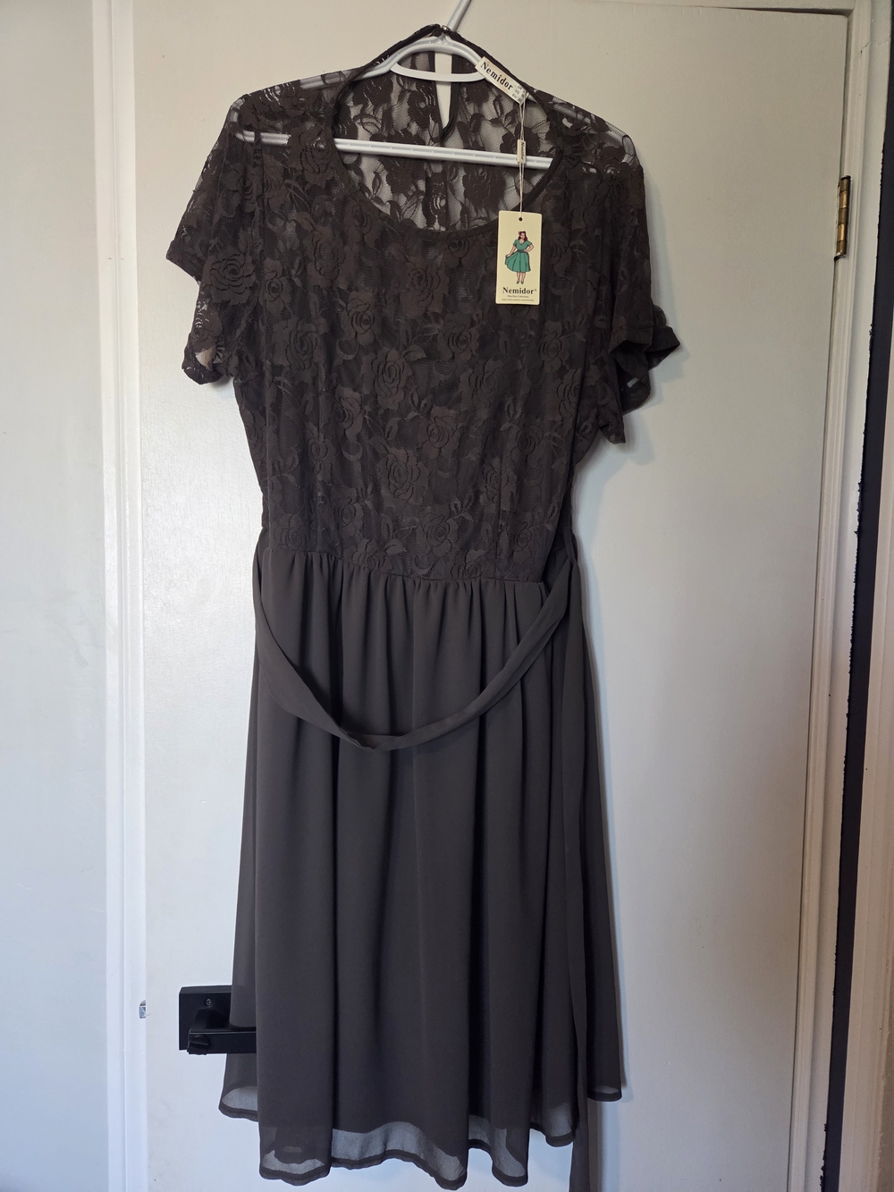 Lace Bodice Chiffon Skirt Dress in Dark Gray